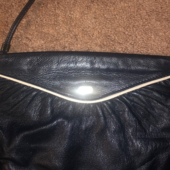 Vintage navy leather purse - Picture 2 of 3